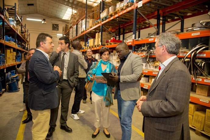 AGUAS DE VALENCIA ENVIA MATERIAL A MALANJE 