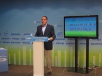 Bendodo dice que se tomará una decisión sobre Martín Serón en los próximos días y respeta la resolución del TS