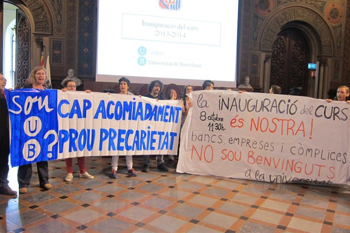 Protestas en la inauguración del curso de la UB