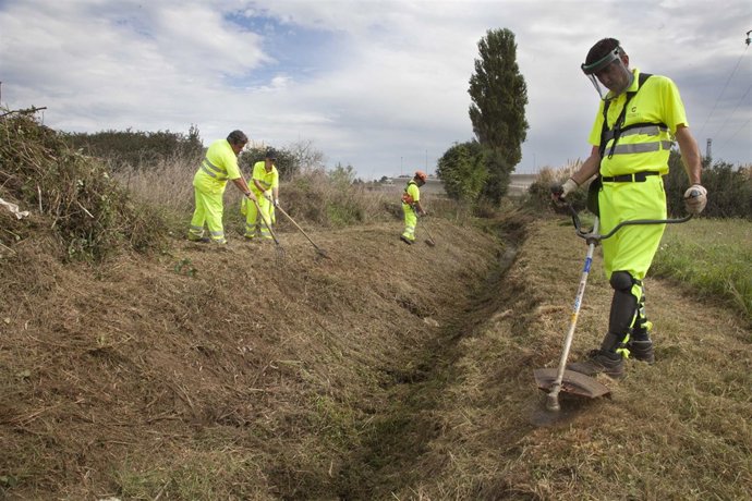 Limpieza de ríos y arroyos