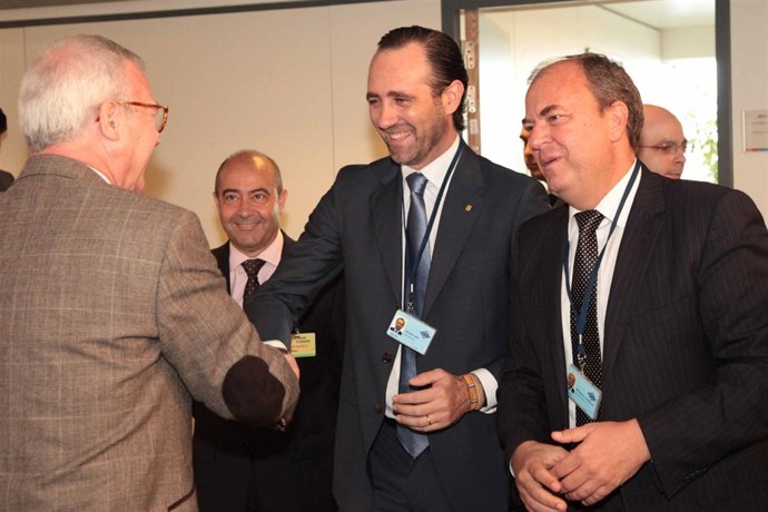 José Ramón Bauzá y el presidente de Extremadura, José  Antonio Monago