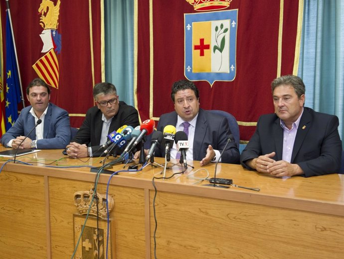 Moliner con los alcaldes de Benicarló, Peñíscola y Vinaròs