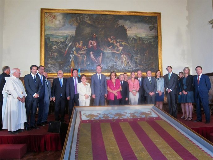 Fabra junto al resto de autoridades tras el acto celebrado en El Puig