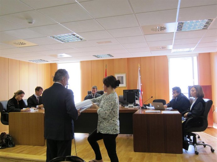 El presidente del Racing, Ángel Lavín, declarando 