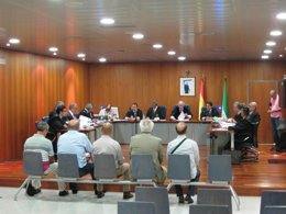 Juicio a policías por abusos en el CIE