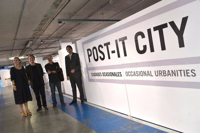 El concejal de Cultura, Damián Caneda, en la presentación de 'Post-it City'
