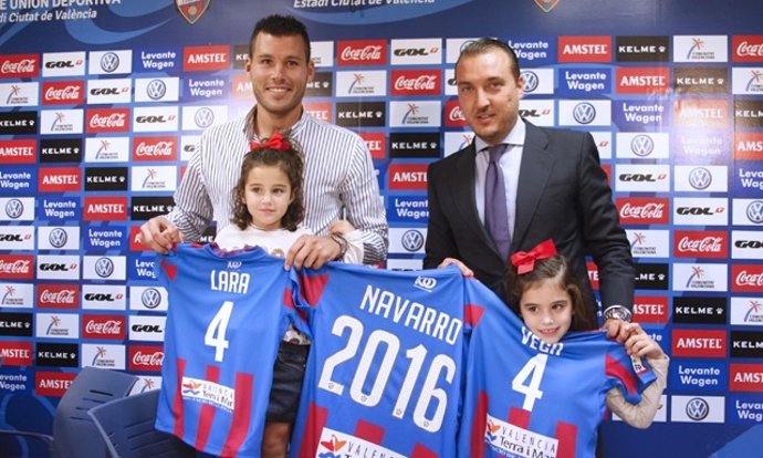 David Navarro, en su renovación