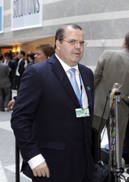 El presidente del Banco Central de Brasil, Alexandre Tombini, a su salida de la 