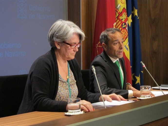 Los consejeros Juan Luis Sánchez de Muniáin y Lourdes Goicoechea.