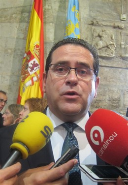 Bellver atendiendo a los medios de comunicación 