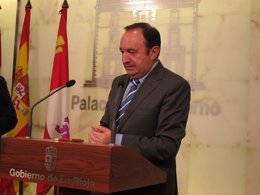 Sanz en rueda de prensa habla del copago farmacia