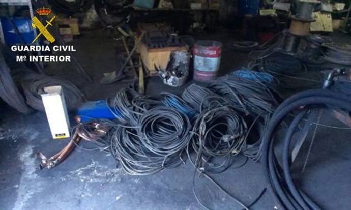Imagen del material incautado por la Guardia Civil