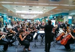 Instantánea de la 'flashmob' en el intercambiador de Moncloa