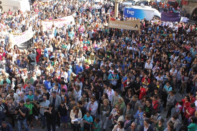 Concentración ante el Ayuntamiento de Tàrrega (ARCHIVO)