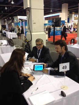 Carlos Alonso en una reunión en el Foro Routes