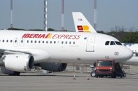Iberia Express asegura que no puede crecer en Barajas por las restricciones del laudo