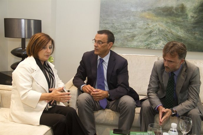 El presidente de Diputación, Ignacio Caraballo, junto a Fiscal y Sánchez Rubio. 