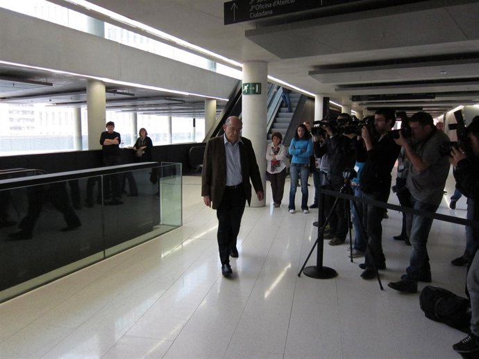 Fèlix Millet, Entrando En La Ciudad De La Justicia