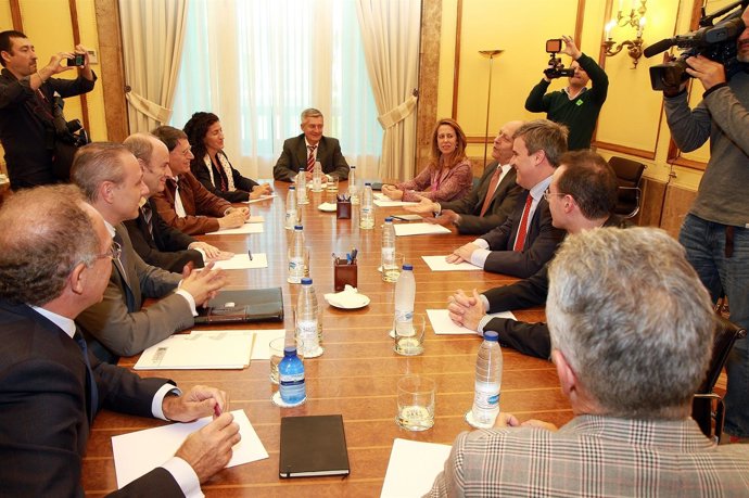 Wert, Cardenal y Ana Muñoz se reúnen con las federaciones deportivas