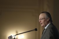 Piqué: Es "obvio" que los salarios reales han bajado en España