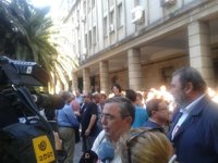 Sindicalistas de UGT y CCOO, entre ellos Vidán y Ginés, se concentran en  juzgados en favor de detenidos en el caso ERE