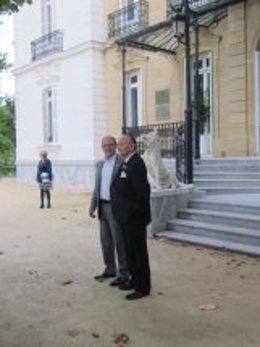 Vicente Zaragüeta, patrono de Honor de la Conferencia, y el alcalde, Juan Karlos
