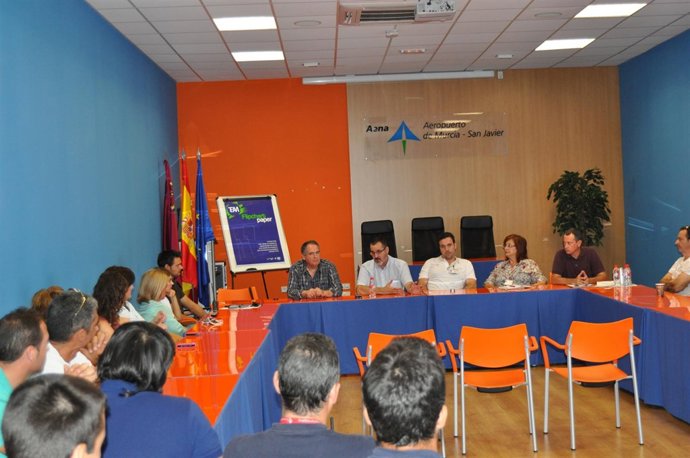 Asamblea de trabajadores de AENA, convocada por la Sección Sindical de CCOO