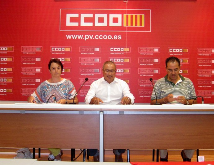 Paco Molina junto a Soledad Fernández y Julio Conesa