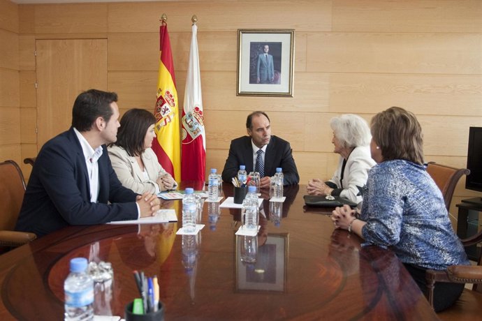 Diego con representantes de AMAT