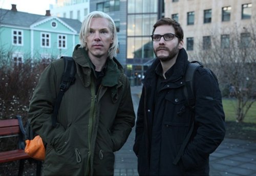 Benedict Cumberbatch como Julian Assan