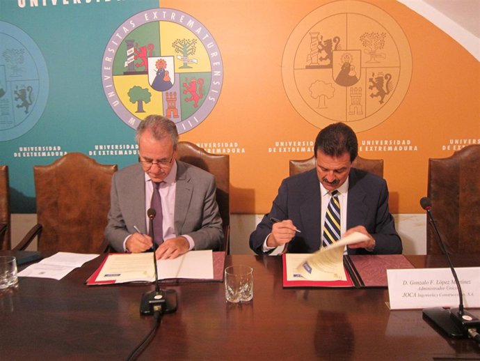 Firma Del Convenio Uex-JOCA En Cáceres