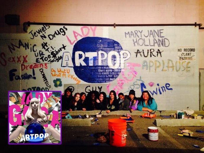 Lady Gaga anuncia su 'tracklist' de una manera original