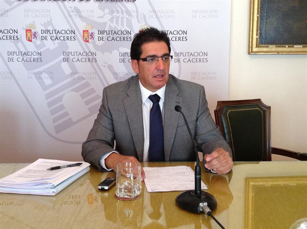 Saturnino López