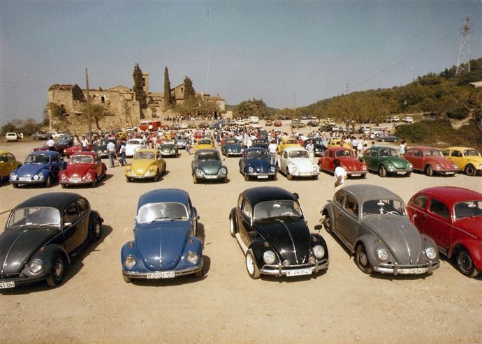 Primera concentración de 'Beetle' de Volskwagen en 1983 en Barcelona