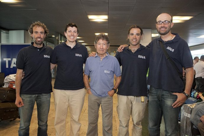 Carlos Soria y el resto de la expedición BBVA