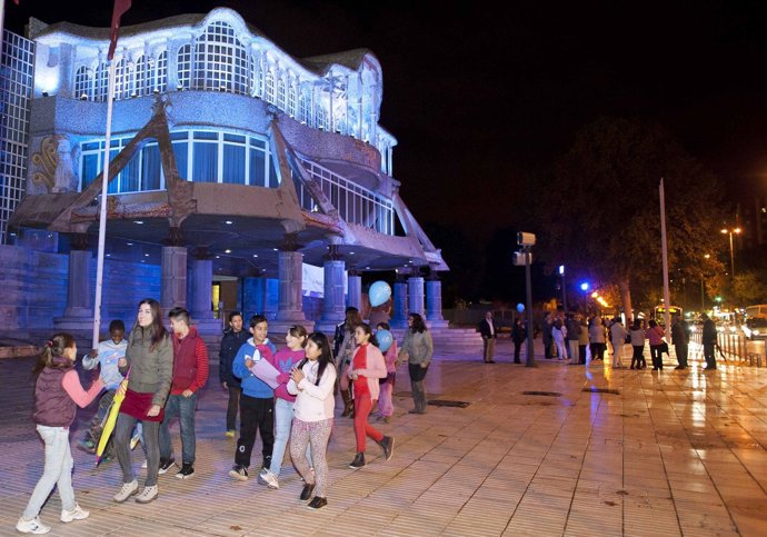 Asamblea Regional de azul por el Día Mundial de la Diabetes