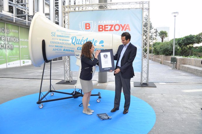 Bezoya logra el Guinness World Recordstm con el altavoz más grande del mundo