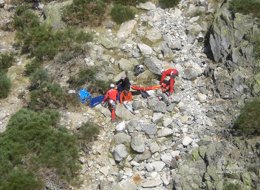 Rescate de un escalador en la formación de Los Galayos