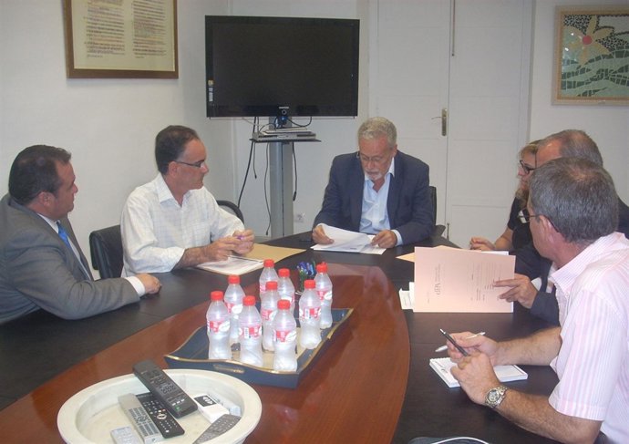 La plataforma de afectados se reúne con Maeztu.