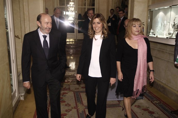 Susana Díaz, Rubalcaba y Valenciano en un desayuno informativo