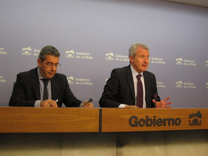 El portavoz del Gobierno en La Rioja junto al consejero de Obras Públicas