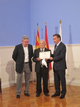 El periodista Javier Valero, 'Canito' y el presidente de la DPZ.