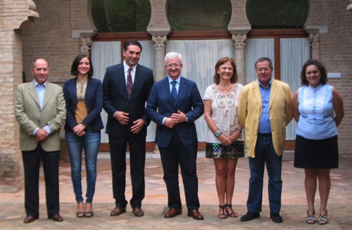 Jiménez Barrios, hoy junto a los delegados de la Junta en Sevilla