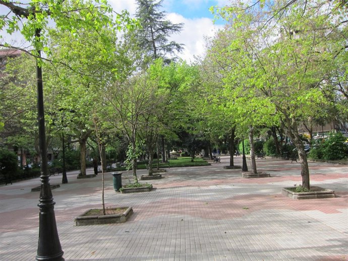 Paseo De Cánovas De Cáceres