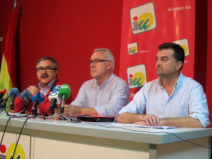 Luis Segura, Cayo Lara y Antonio Maíllo, en la rueda de prensa.