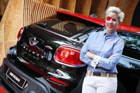 González, "impresionado" por la muerte de María de Villota, una de las "mejores deportistas de Madrid"