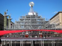 Concluye la instalación de la estructura de la Virgen para la Ofrenda de Flores