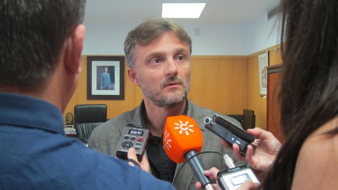 El delegado de la Junta en Huelva, José Fiscal.