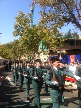 Desfile en Sevilla con motivo del día del Pilar en 2013