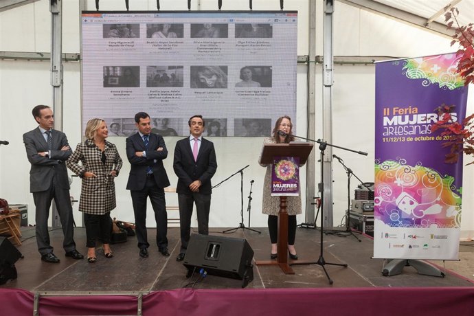 Inauguración de la Feria de Artesanas